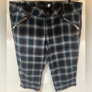 Ghost & Angels, black and gray capri pants, size 11